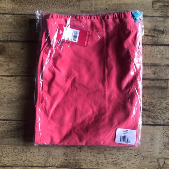 NEW - Med Couture Cargo scrub pants in coral with cargo pocket - Picture 2 of 5
